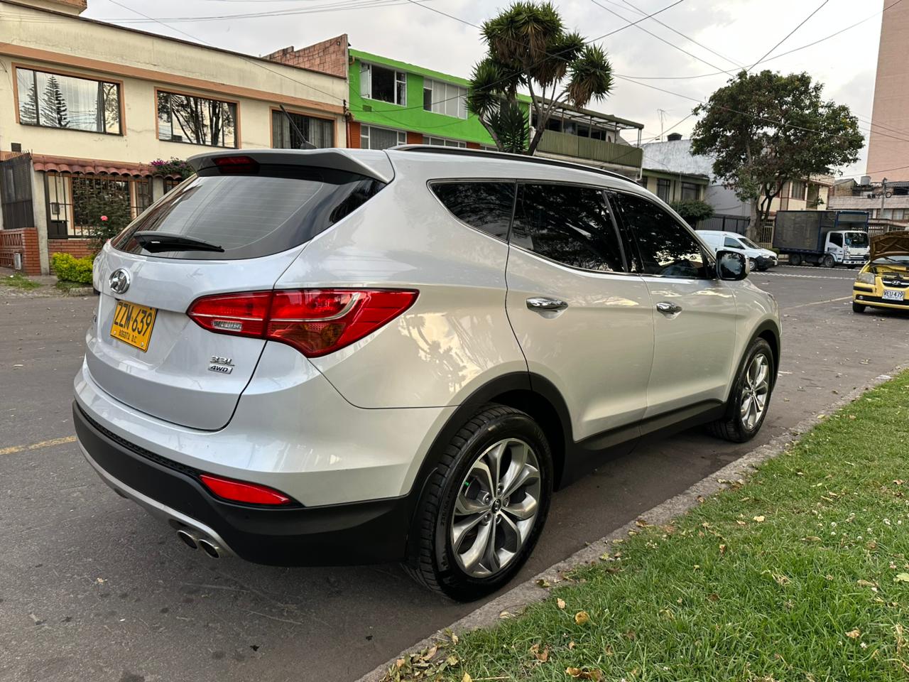 HYUNDAI SANTA FE