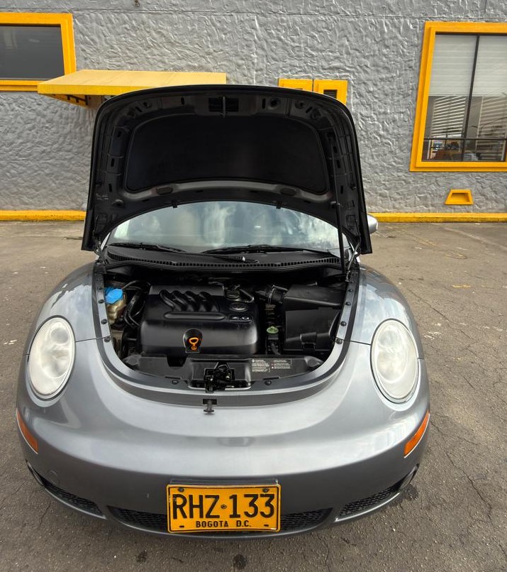 VOLKSWAGEN NEW BEETLE