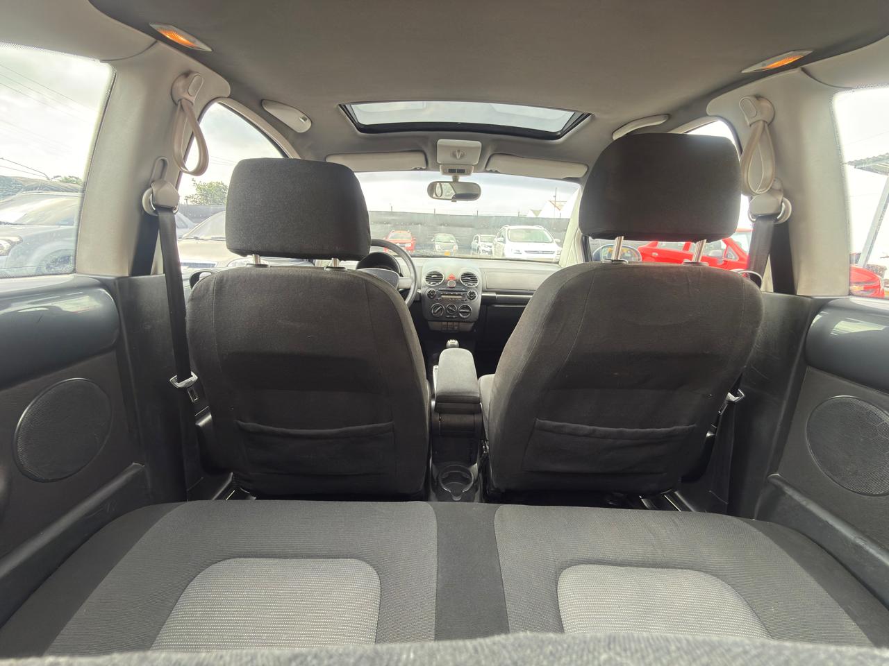 VOLKSWAGEN NEW BEETLE