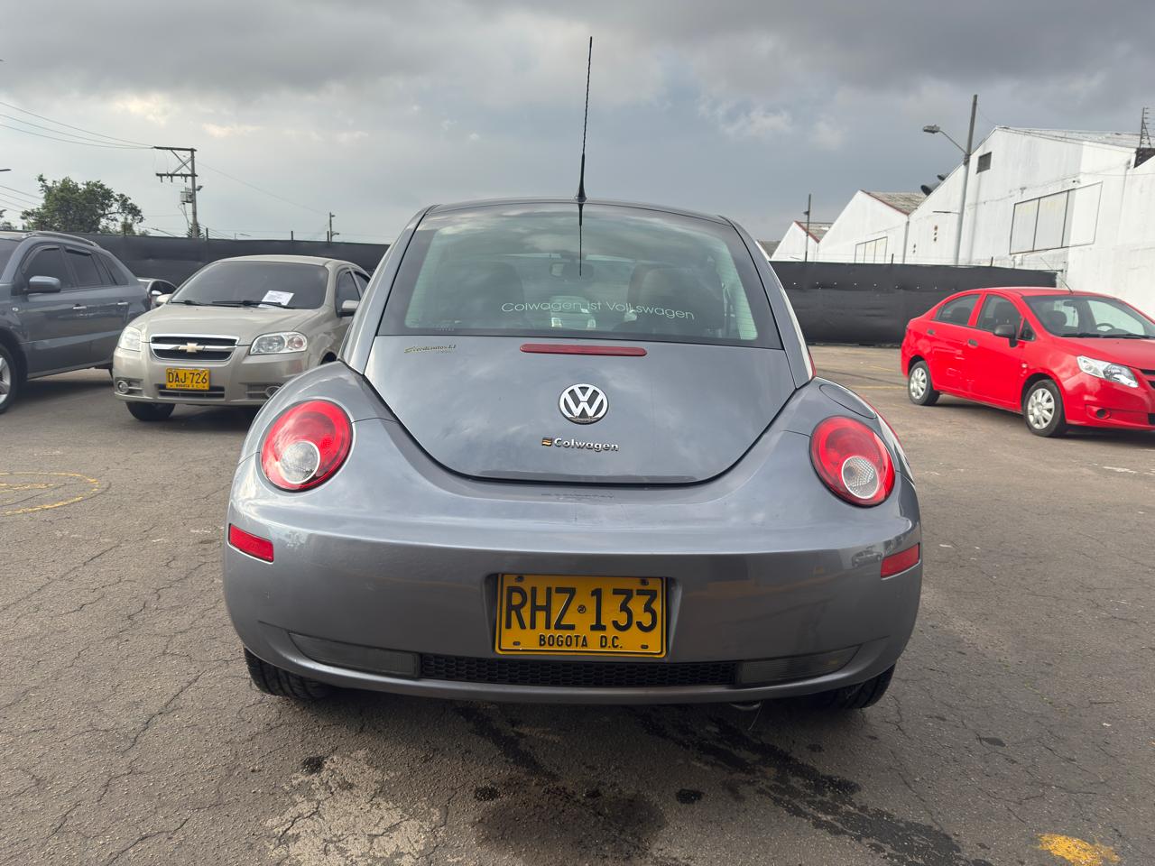 VOLKSWAGEN NEW BEETLE