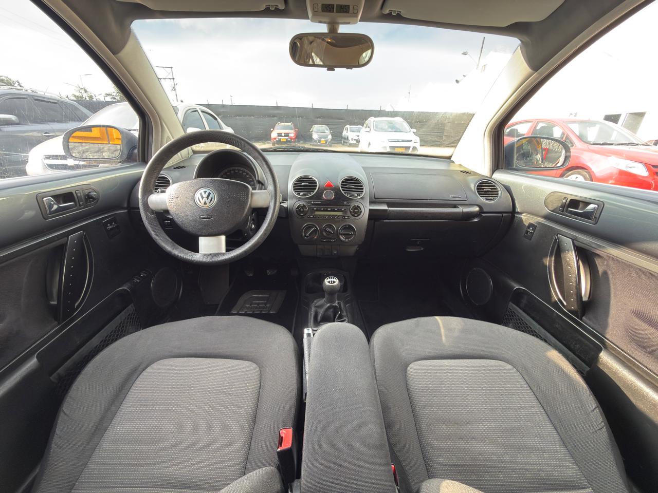 VOLKSWAGEN NEW BEETLE