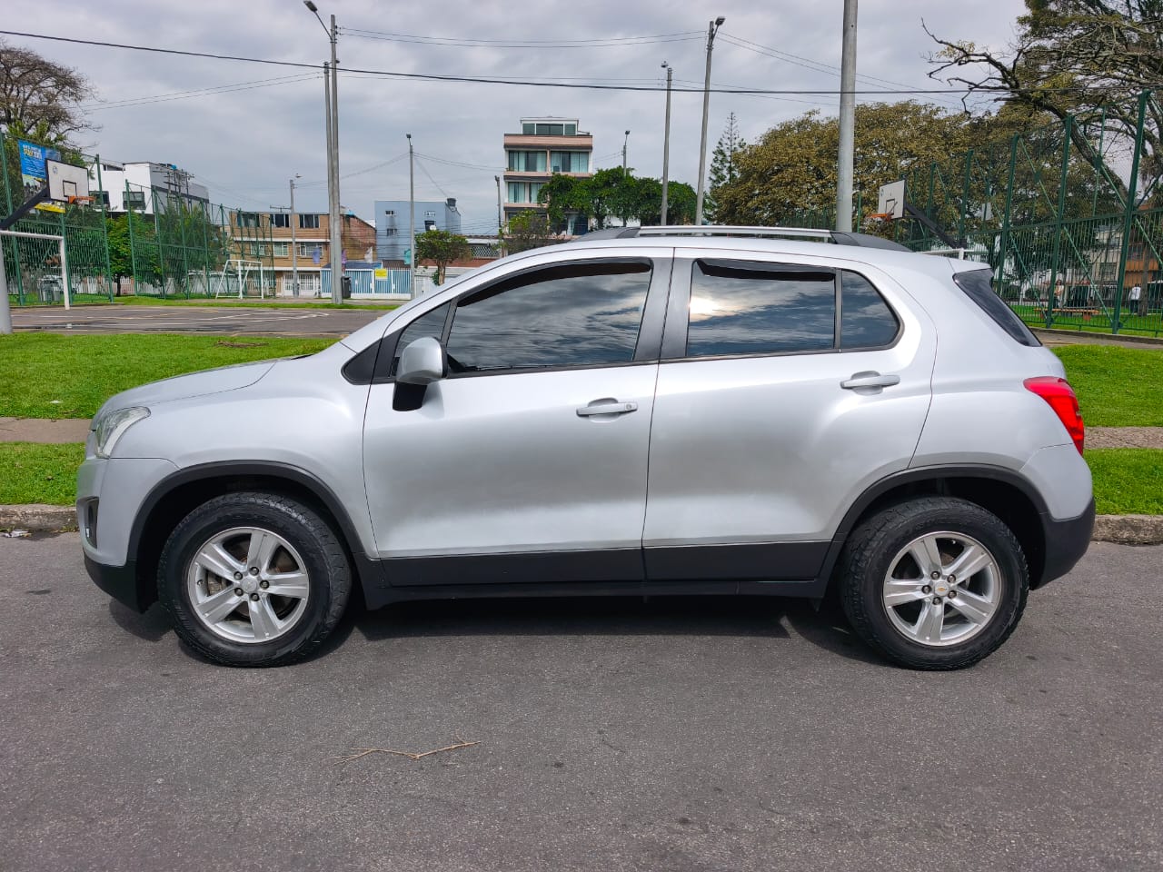 CHEVROLET TRACKER