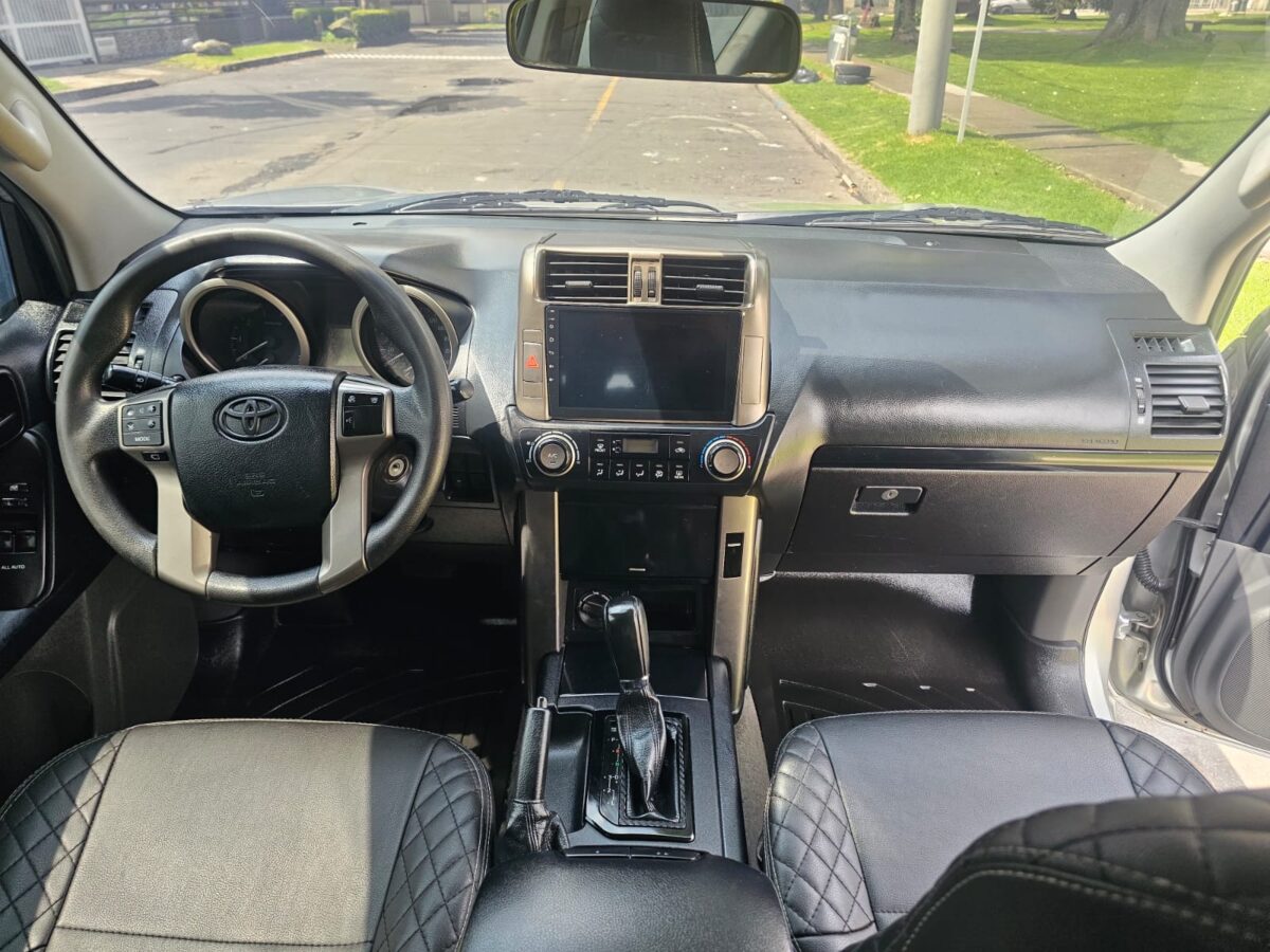 TOYOTA PRADO