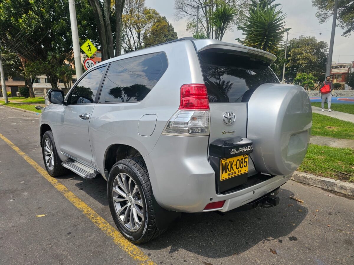 TOYOTA PRADO