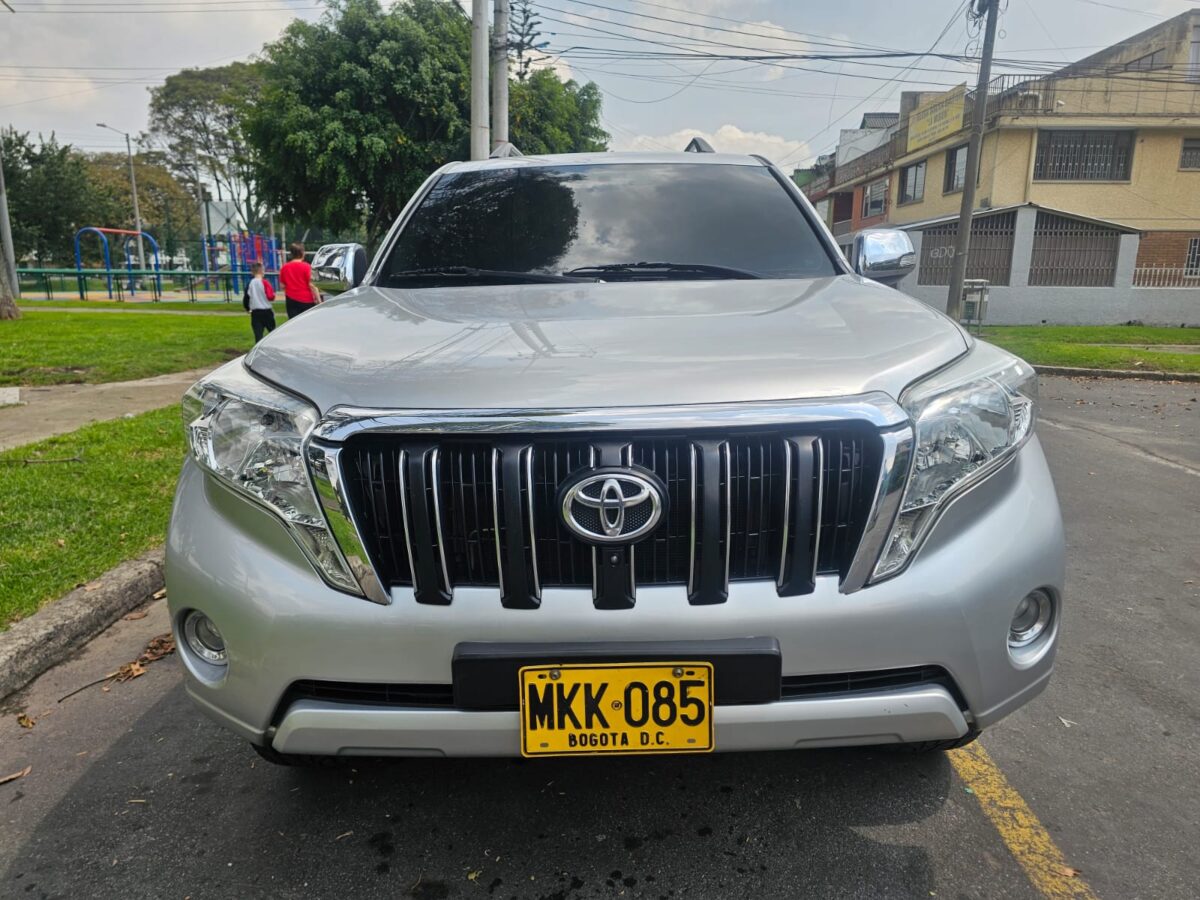 TOYOTA PRADO