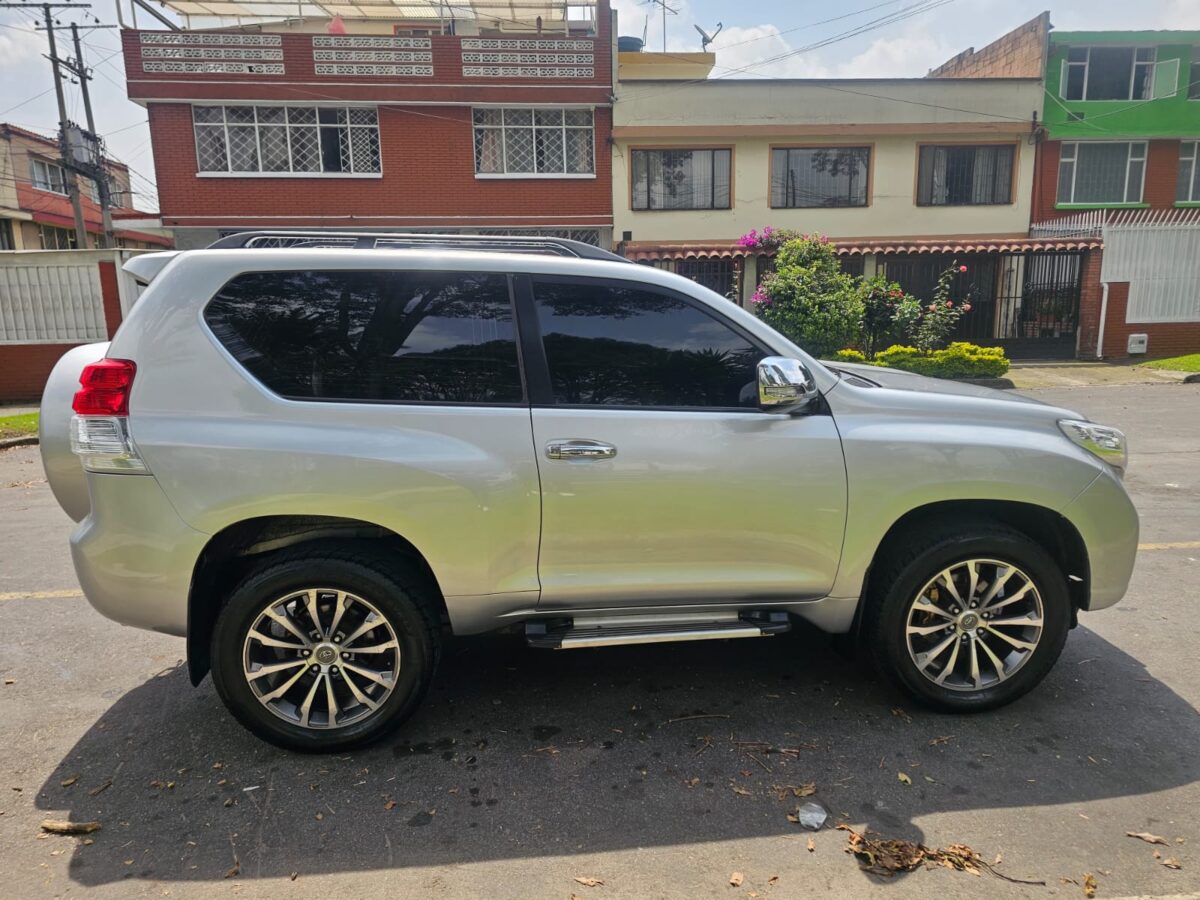 TOYOTA PRADO