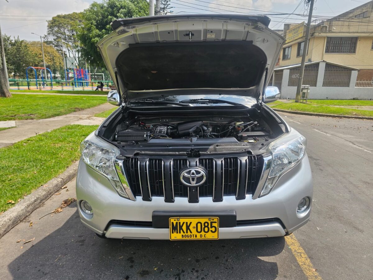 TOYOTA PRADO