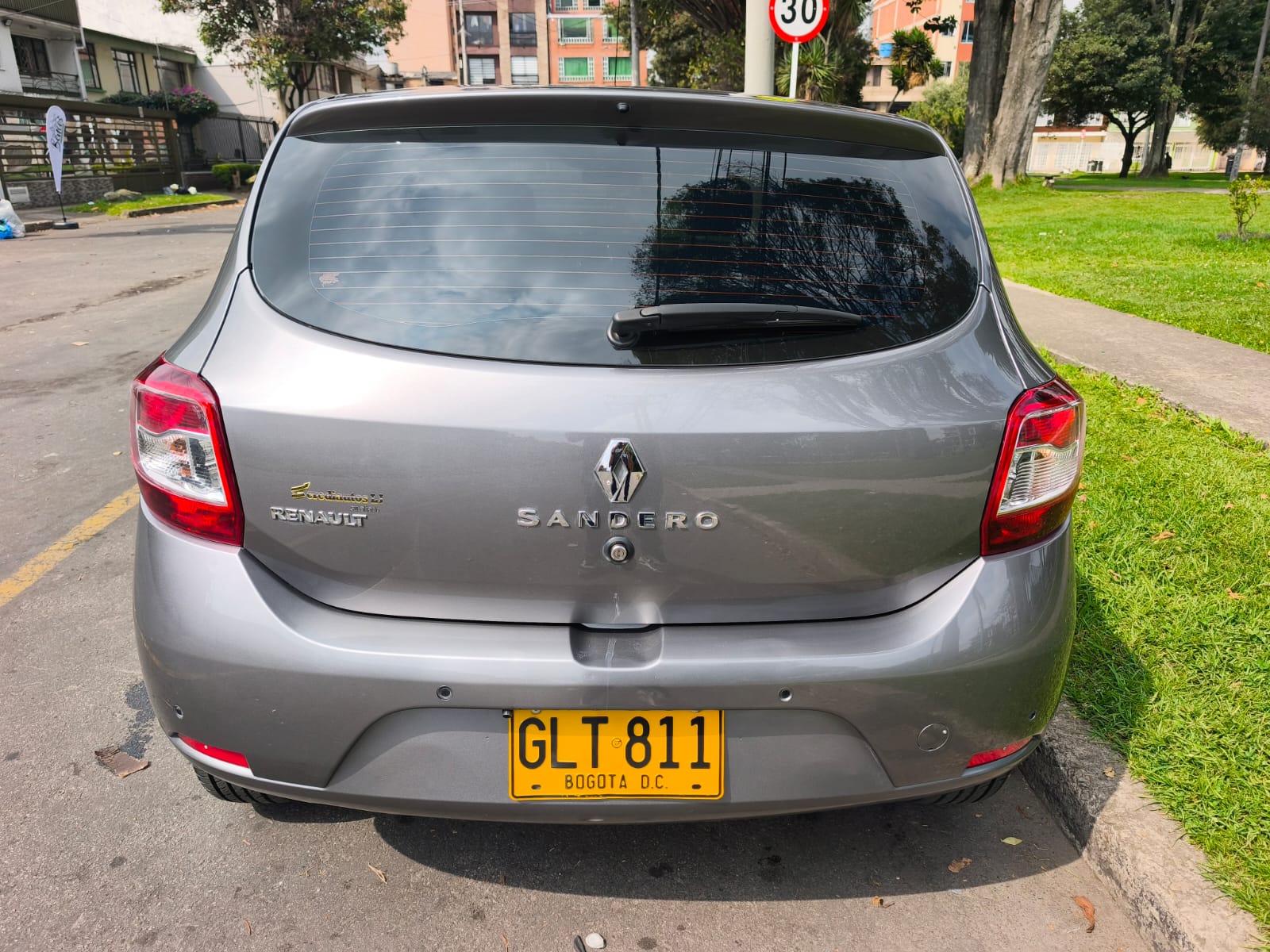 RENAULT SANDERO