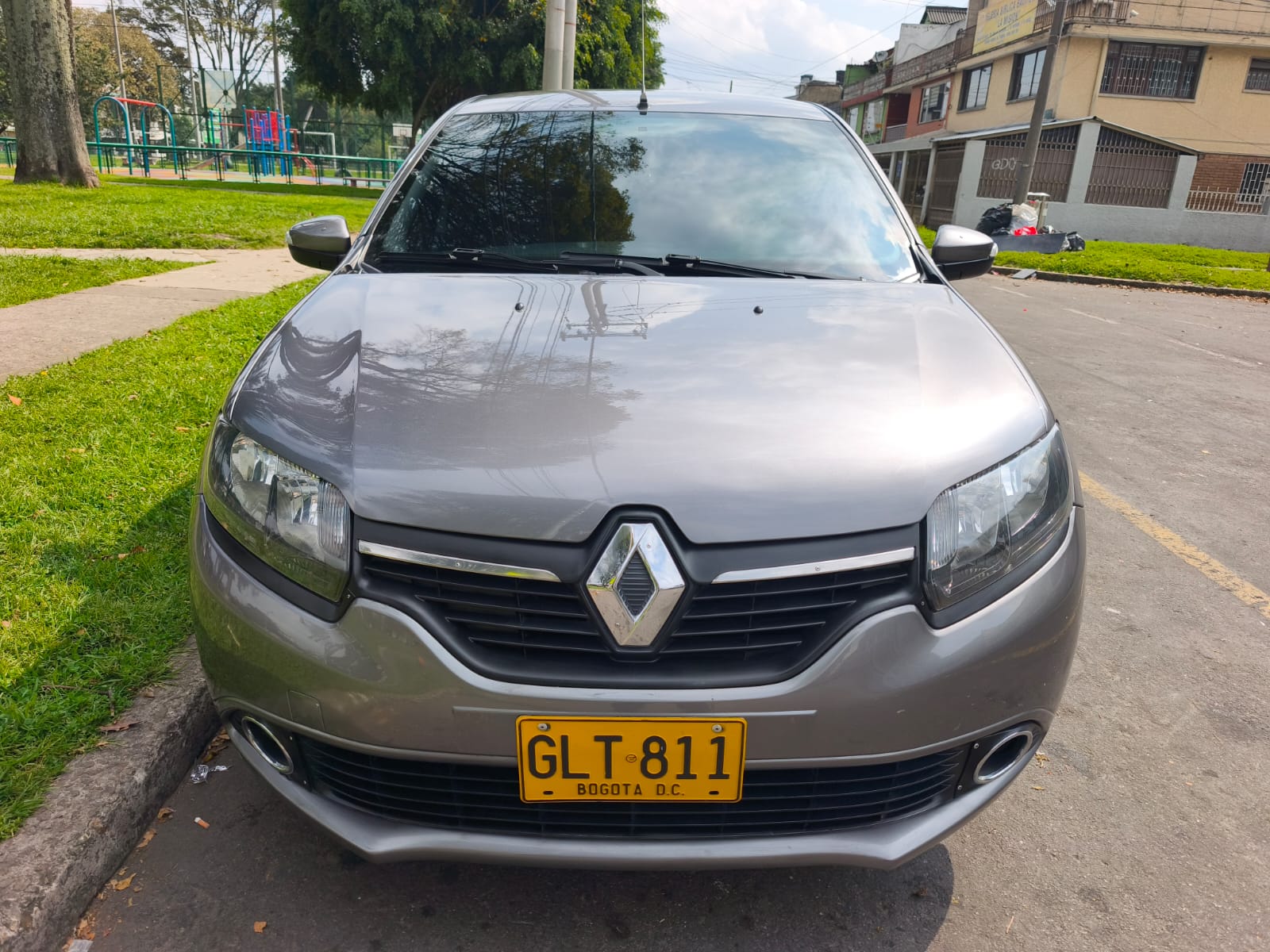 RENAULT SANDERO