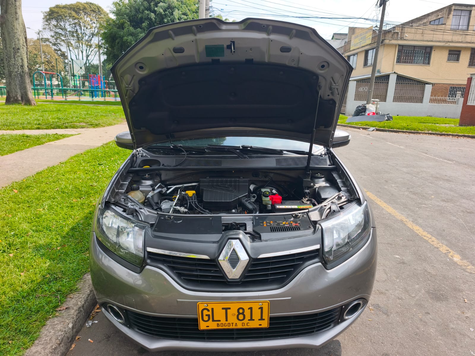 RENAULT SANDERO