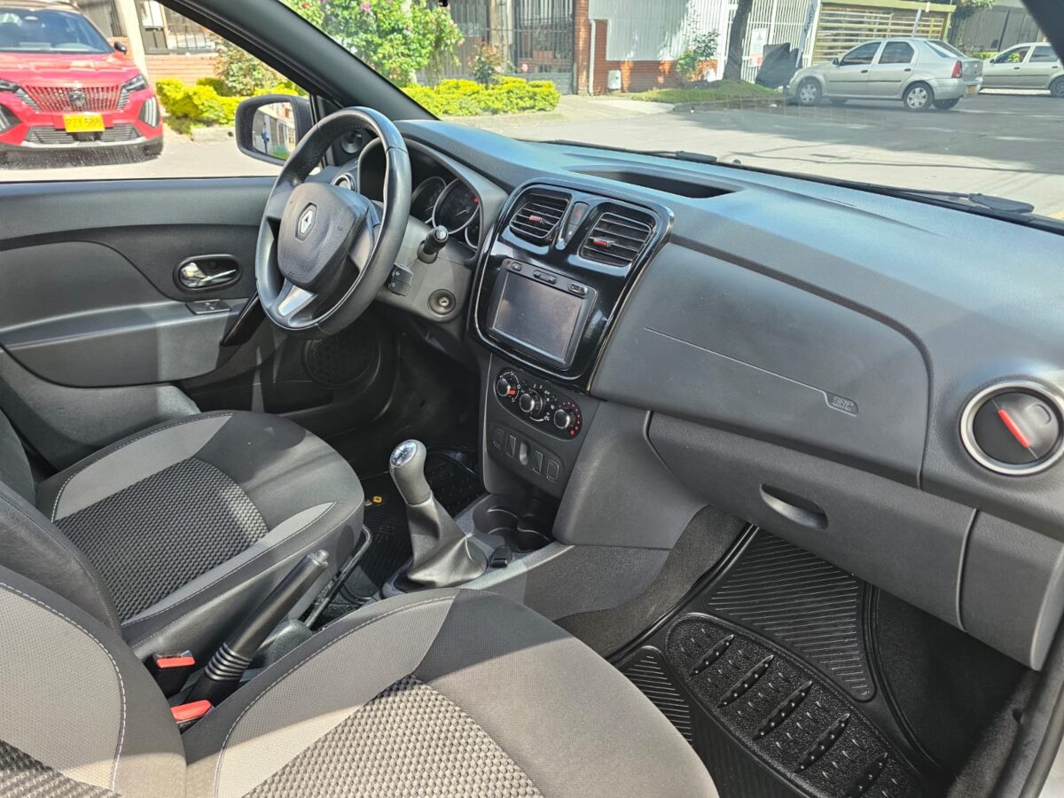 RENAULT SANDERO
