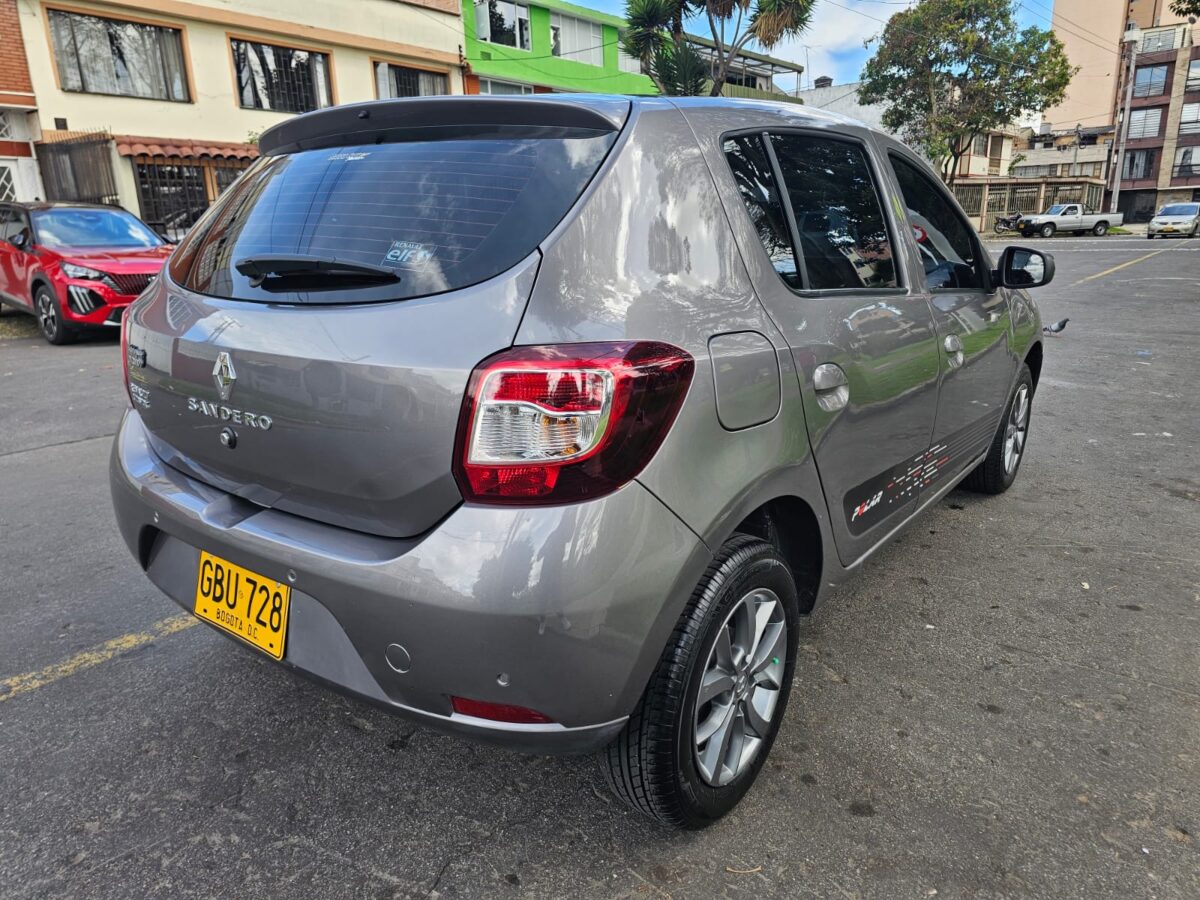 RENAULT SANDERO