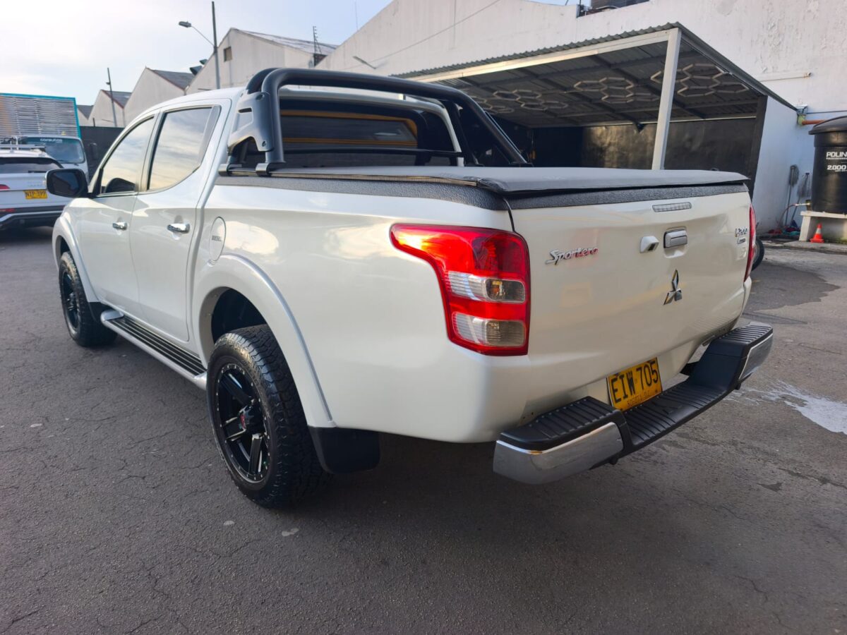 MITSUBISHI SPORTERO HIGH