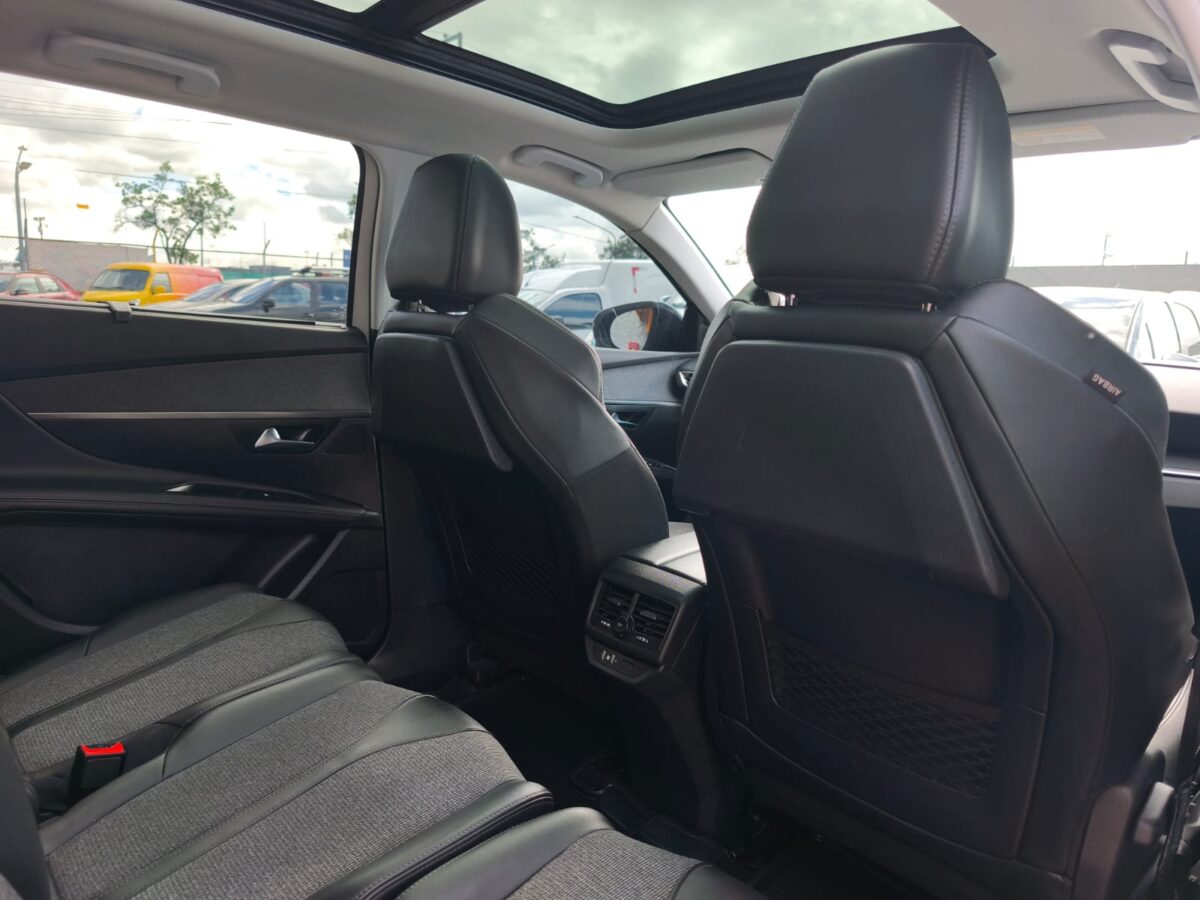 PEUGEOT 5008