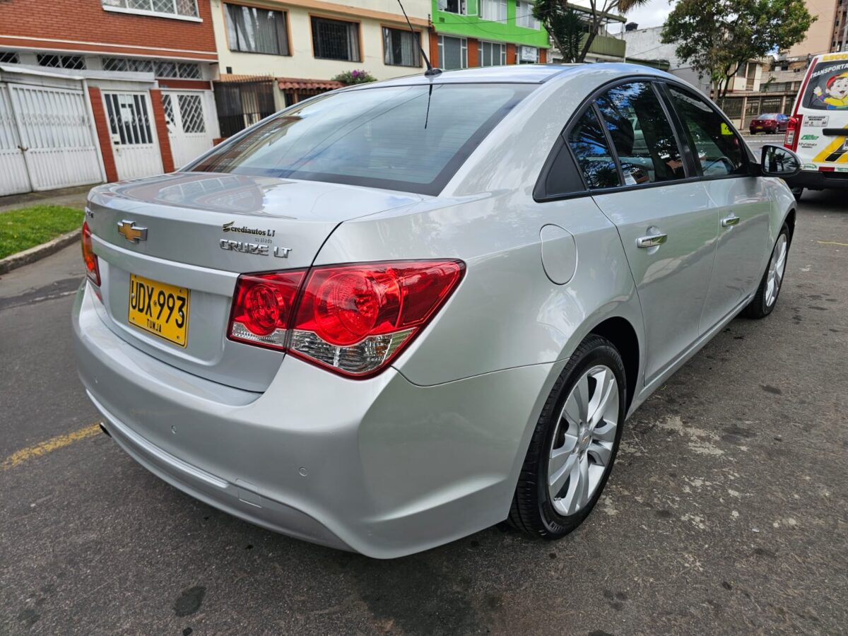 CHEVROLET CRUZE