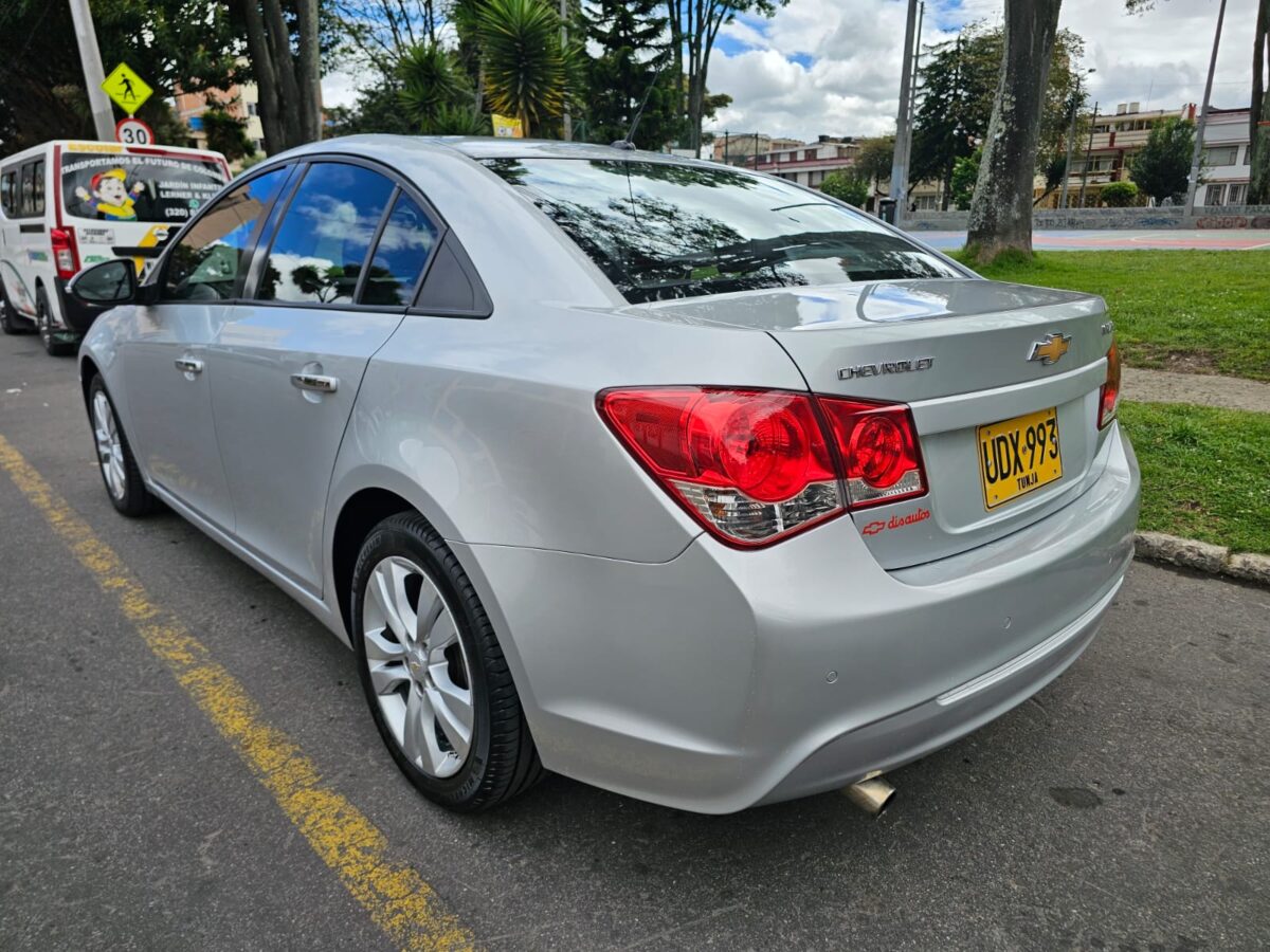 CHEVROLET CRUZE