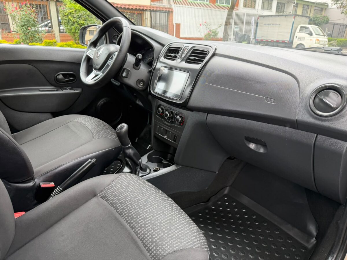 RENAULT LOGAN