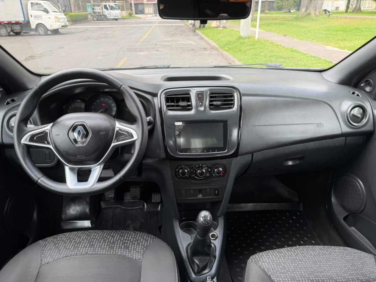 RENAULT LOGAN