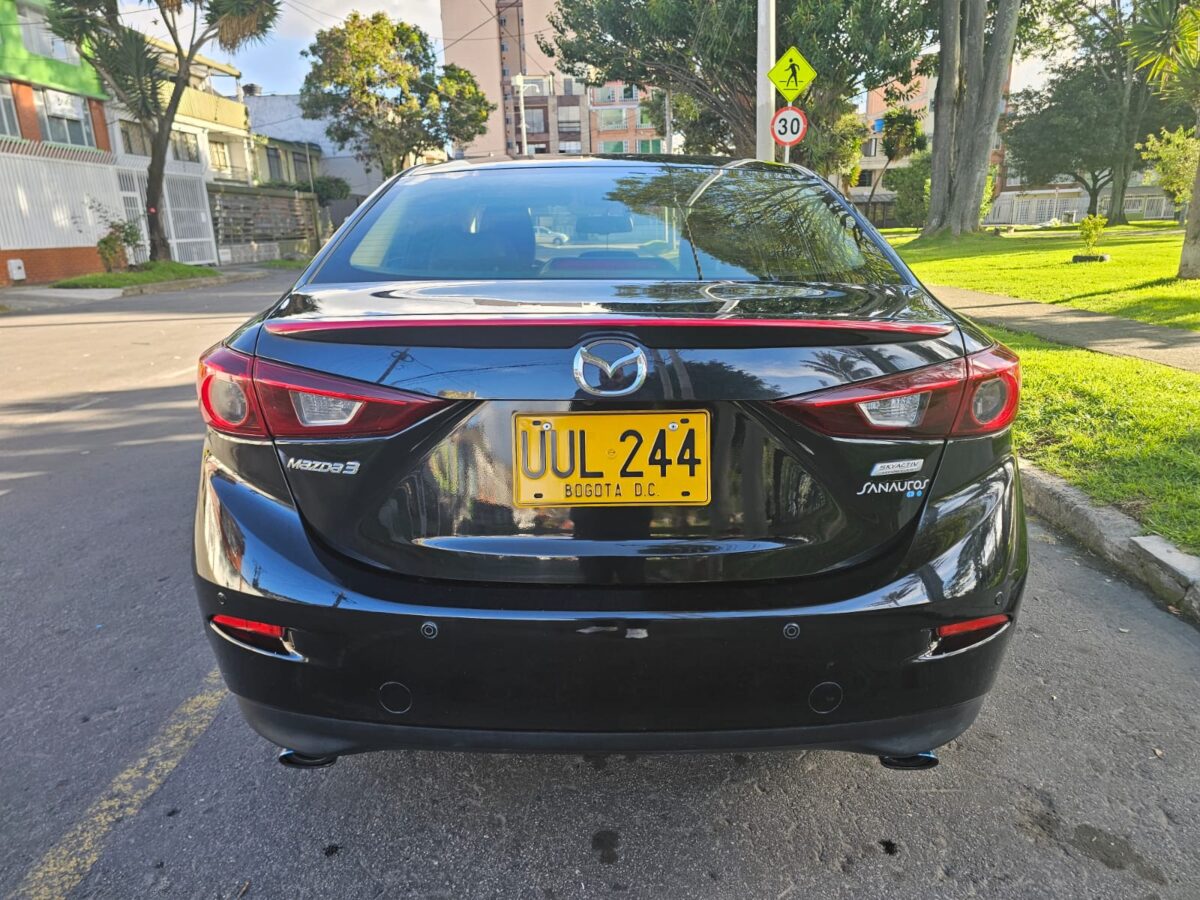 MAZDA 3
