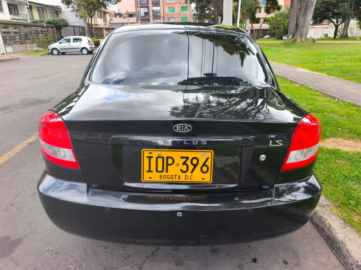 KIA RIO STYLUS