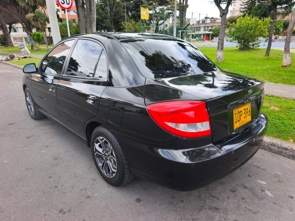 KIA RIO STYLUS