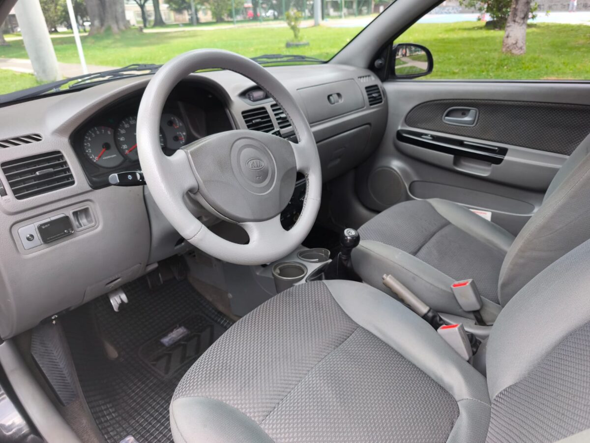 KIA RIO STYLUS