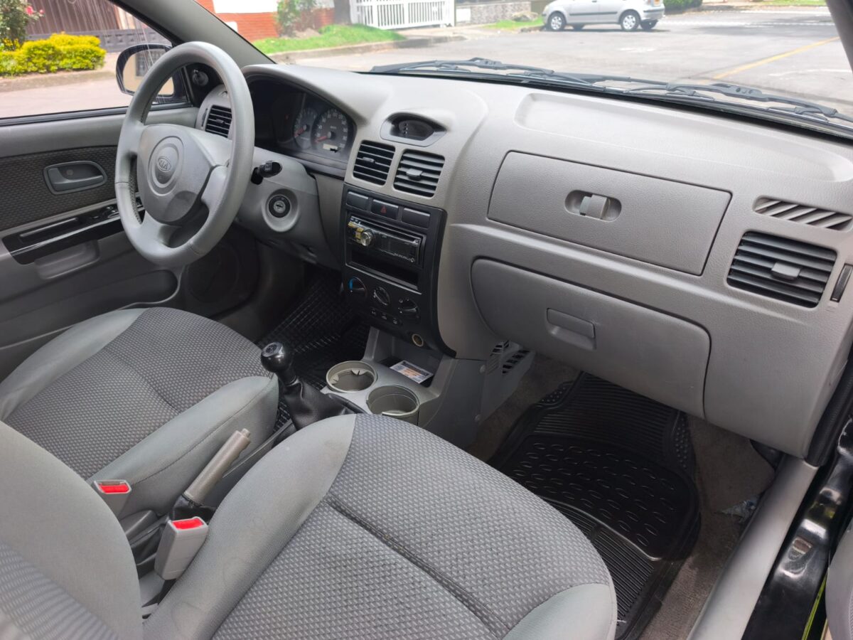KIA RIO STYLUS