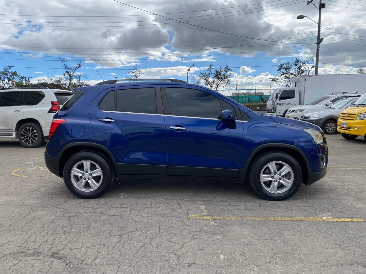 CHEVROLET  TRACKER