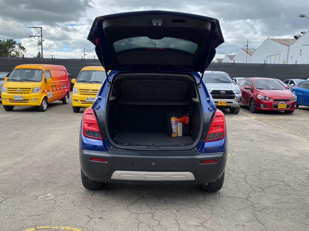 CHEVROLET  TRACKER