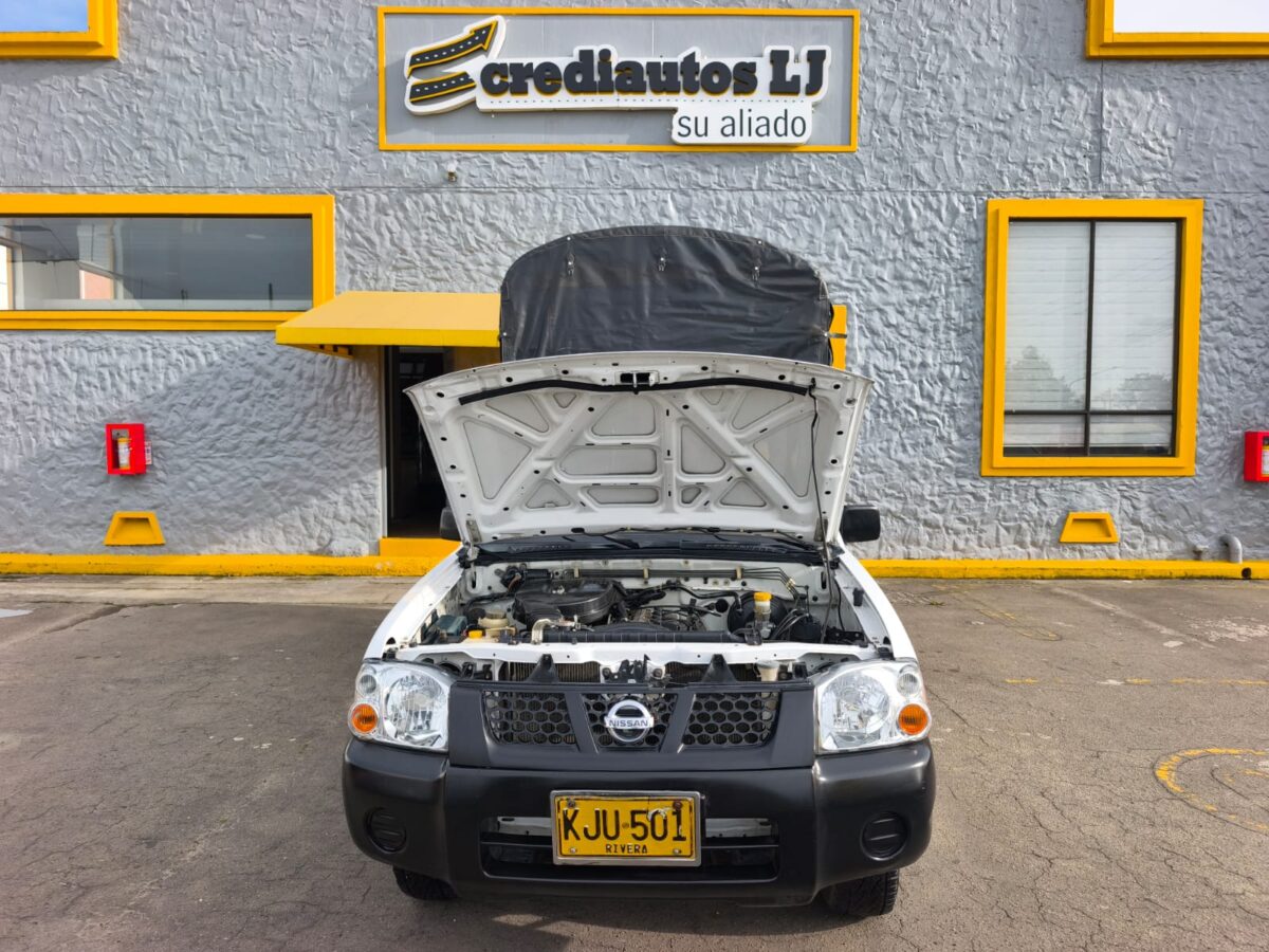 NISSAN NP300