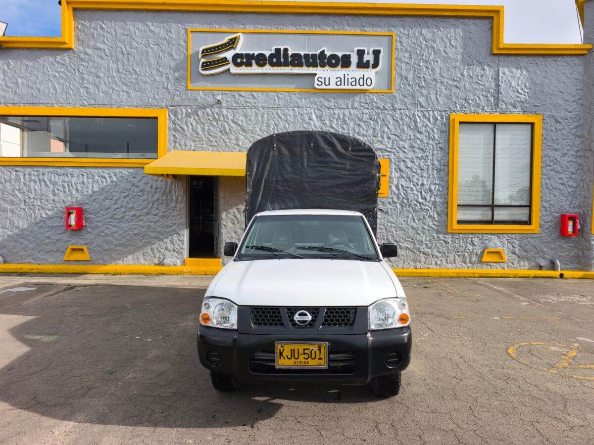 NISSAN NP300