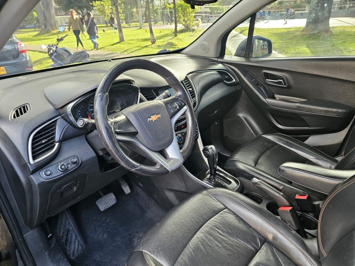 CHEVROLET TRACKER