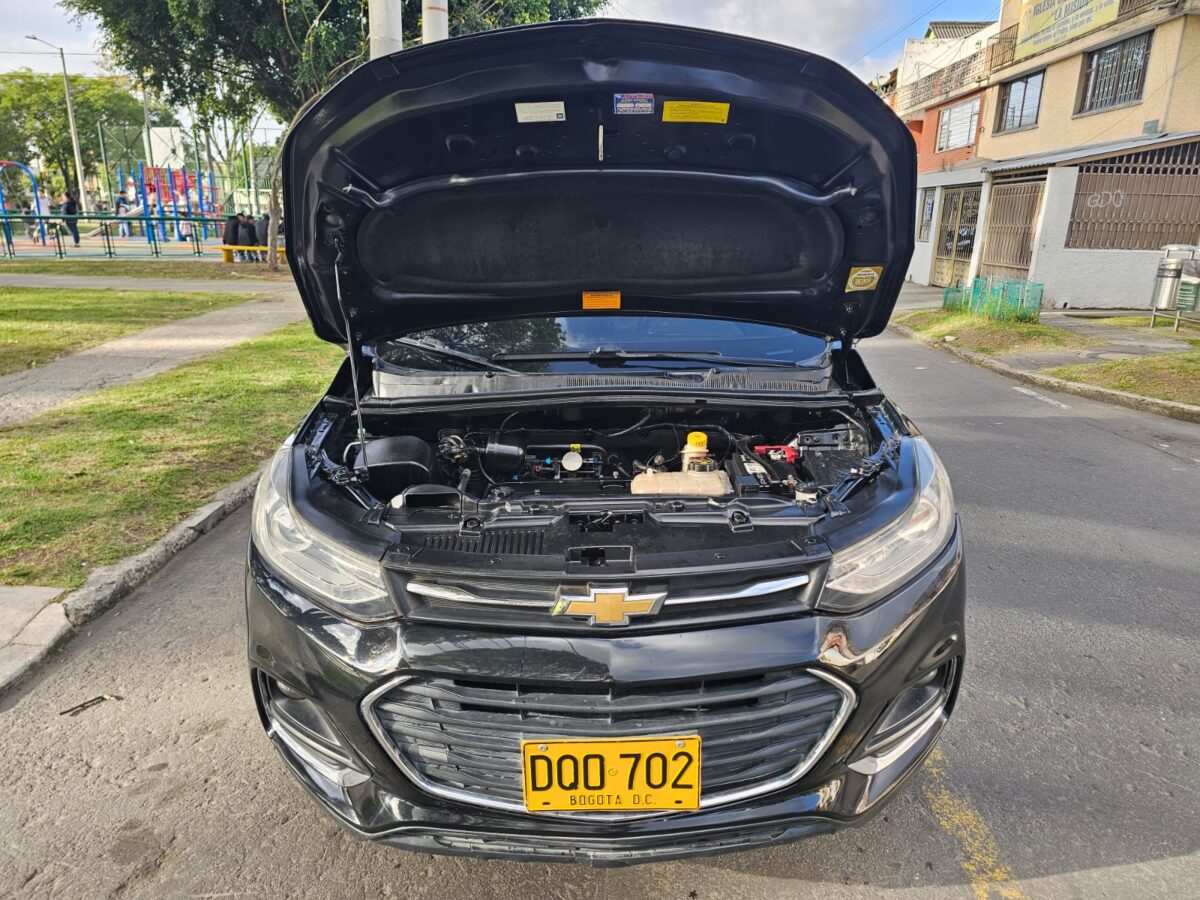 CHEVROLET TRACKER